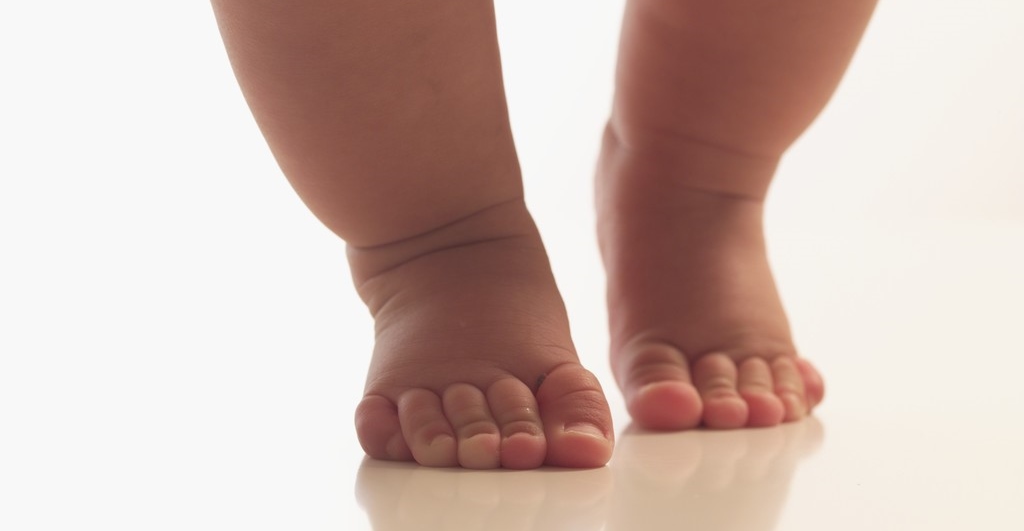 как научить ребенка ходить